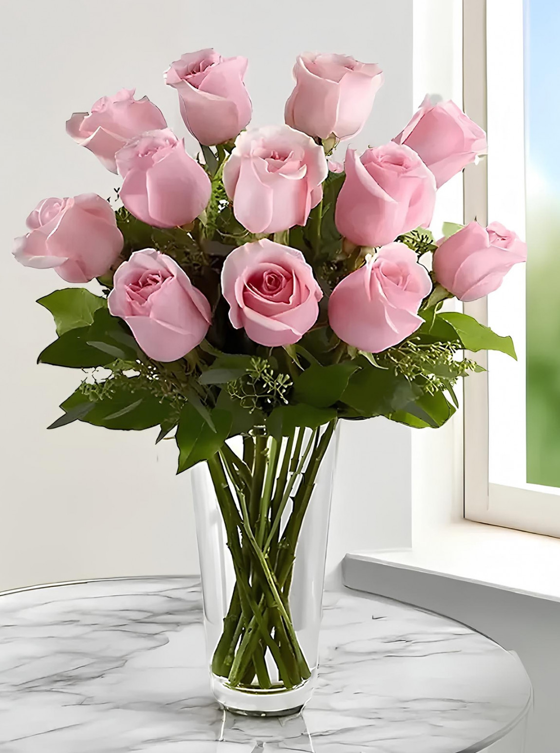 Vazoda 12 Tane Pembe Güller